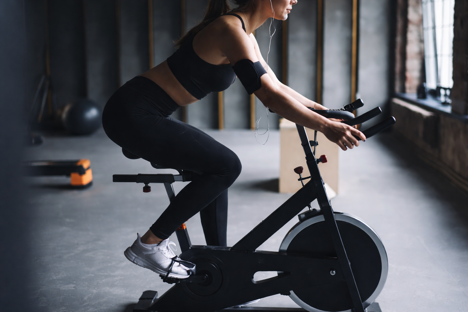 کیا ہر روز اسٹیشنری بائیک استعمال کرنا اچھا ہے؟ محفوظ تربیت اور زیادہ سے زیادہ نتائج کے لیے تجاویز